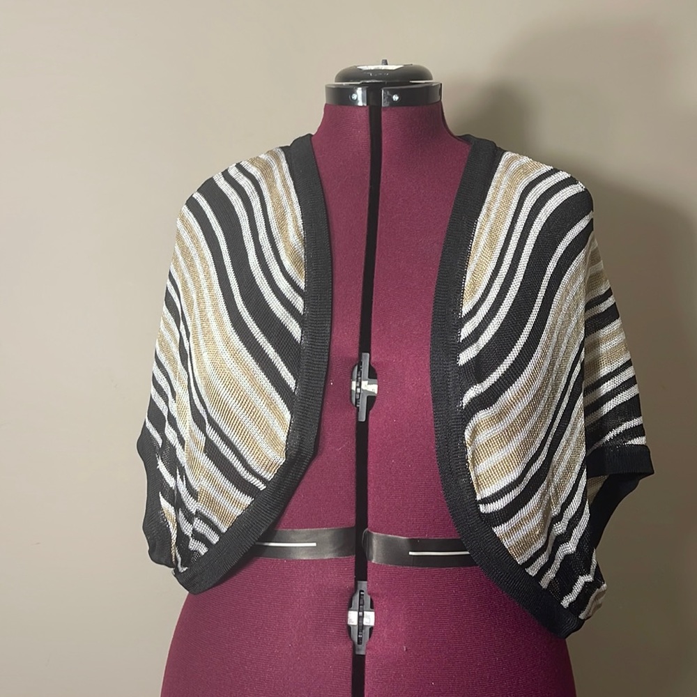 Lane bryant shrug white black cream. New with tags